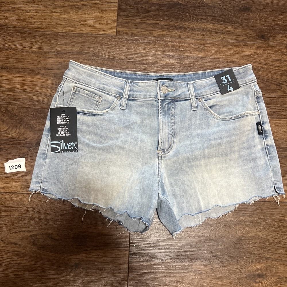 Silver Jeans Shorts women's NWT Sure Thing Boyfriend Shorts W31L4 Indigo Color